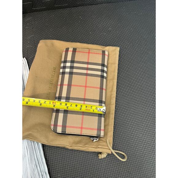 NWT Burberry Elmore Vintage Check Plaid Wallet Authentic Nova Check Zip Around - Picture 9 of 10